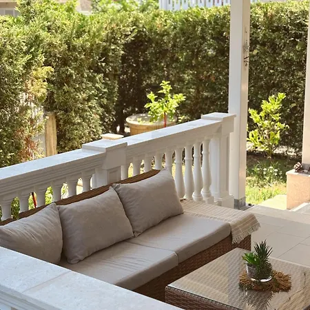 Villa Villalalez *